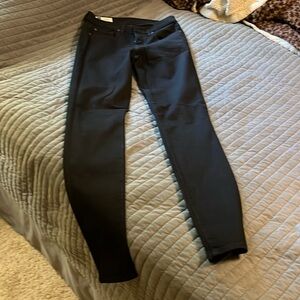 Worn once. Gap true skinny mid rise black jean. Size 28 tall
